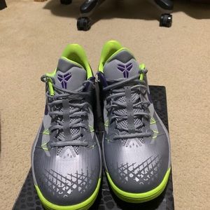 Nike Zoom Kobe venomenon 4s (only worn once!)